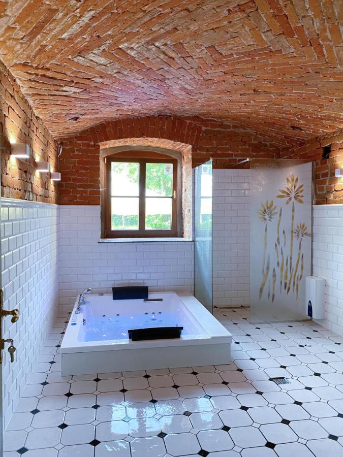 Folwark Wielka Wies - Palac Pod Debem Glowczyce Экстерьер фото